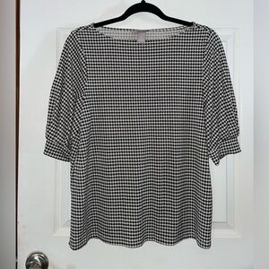 H&M Black and White Houndstooth Shortsleeve Top Medium
